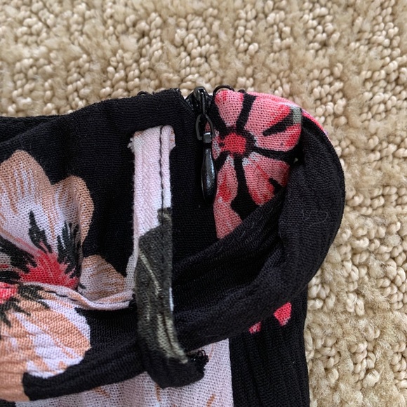 Floral Shorts - Picture 3 of 4